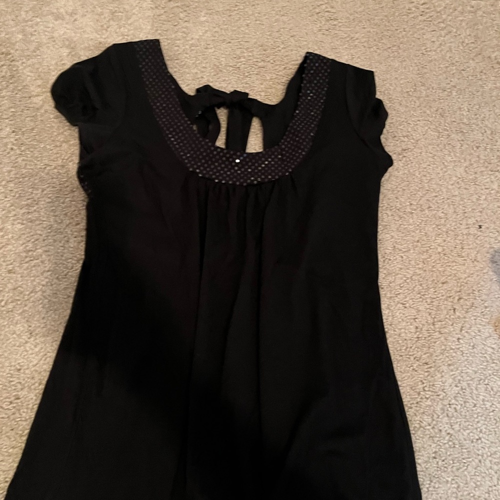 This long shirt can go on leggings
